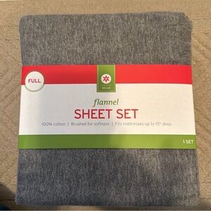 NWT Gray Flannel sheet set (Full)